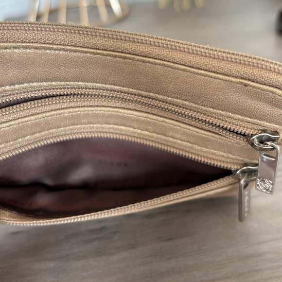 Loewe zippered pouch in shimmery gold - Picture 6 of 10